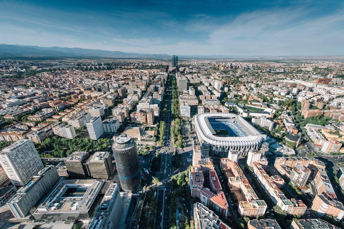 Vivir en una de las mejores urbanizaciones del centro de Madrid – El Viso (Chamartín)